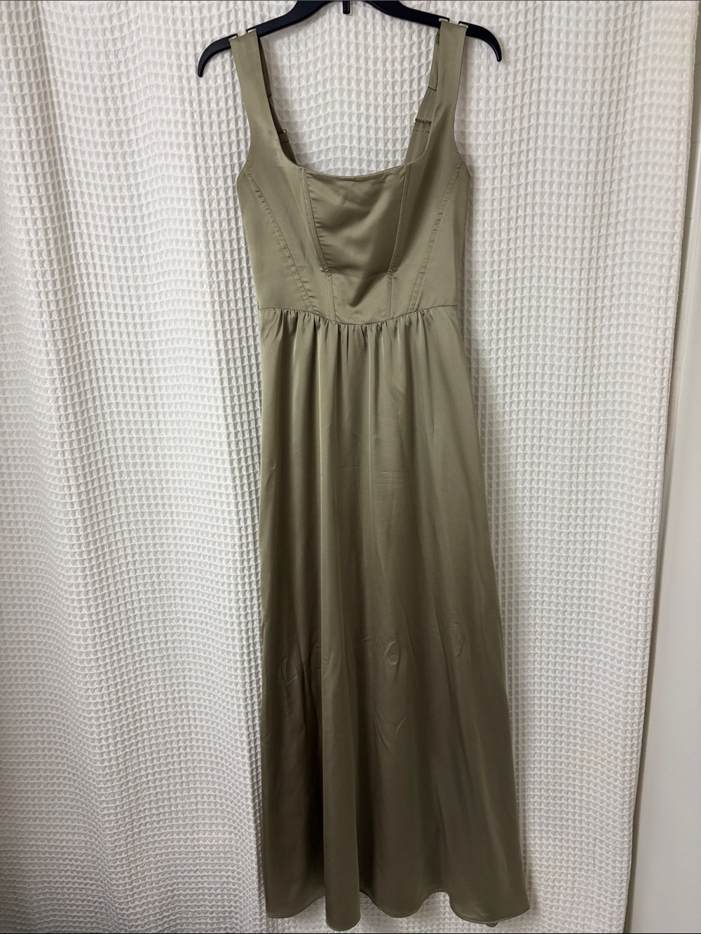 Show Me Your Mumu Nina Maxi Dress in Moss Green Luxe Satin Medium Corset - Picture 5 of 11